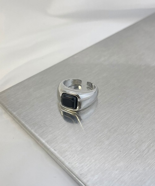 BROTHERHOOD（ブラザーフッド）の「【earyear】スクエアストーントップ ボリュームリング シルバー（リング・レディース・ブルー/クリア/レッド/ブラック/ホワイト/グレー/グリーン・FREE）」の3枚目の写真