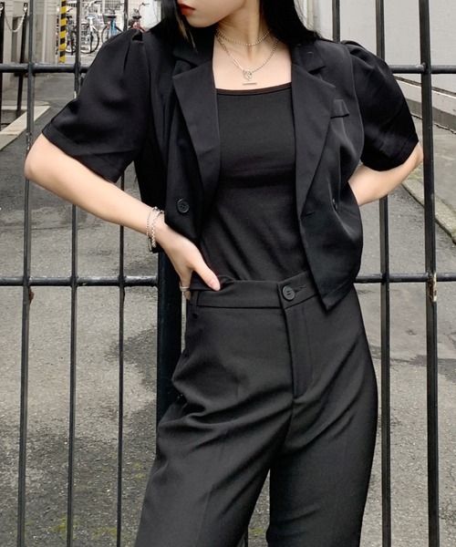 LVEU.（ラブユ.）の「Puff shoulder cropped double jacket / パフ 