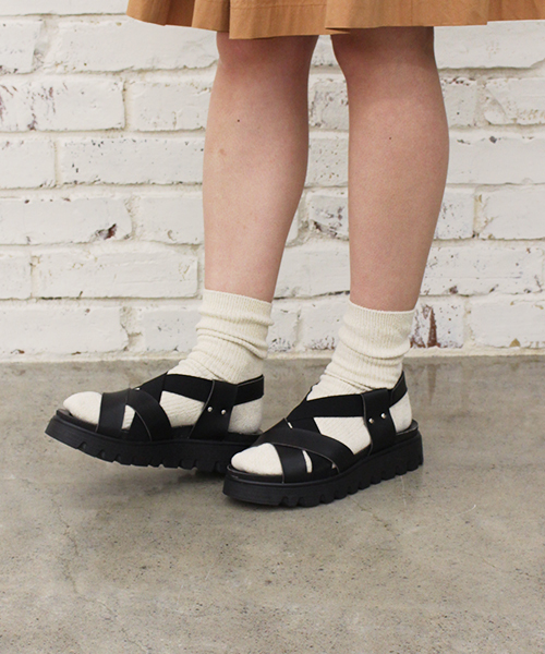 Kastane（カスタネ）の「【Kastane】クロスゴムサンダル made in italy（サンダル・レディース・ホワイト/ブラック・36/37/38/39）」の2枚目の写真