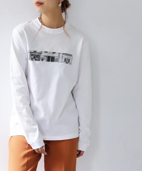 HER CLOSET(ハークローゼット)の「【shemoshelly】WEB限定 5.6オンスオリジナルフォトプリントロゴロンT(Tシャツ/カットソー・レディース・ホワイト/ホワイト系その他・S/M/L)」の6枚目の写真