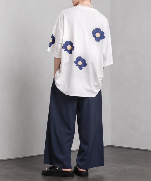 Adoon plain（アドーンプレーン）の「【Adoon plain】BIGフラワープリントTシャツ（Tシャツ/カットソー・メンズ・ブラック/オフホワイト/ブルー・MEDIUM/LARGE）」の8枚目の写真