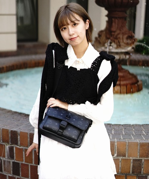 MCM(エムシーエム)の「MCM/エムシーエム/KLASSIK MESSENGER BAG SMALL(メッセンジャーバッグ・レディース・ブラック/ブラウン・F)」の8枚目の写真