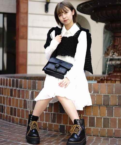 MCM(エムシーエム)の「MCM/エムシーエム/KLASSIK MESSENGER BAG SMALL(メッセンジャーバッグ・レディース・ブラック/ブラウン・F)」の9枚目の写真