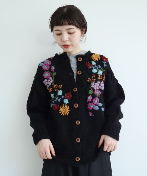 l'atelier du savon(アトリエドサボン)の「ベランダのあの子たち 刺繍カーディガン(カーディガン/ボレロ・レディース・ブラック/キナリ・FREE)」の12枚目の写真