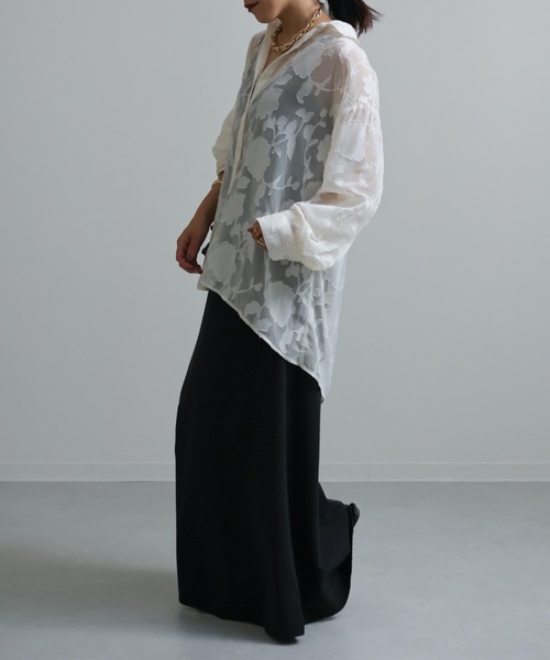 ap retro(アプレトロ)の「シアーフラワーオーバーサイズジャガードシャツ(シャツ/ブラウス・レディース・アイボリー/ブラック・FREE)」の18枚目の写真