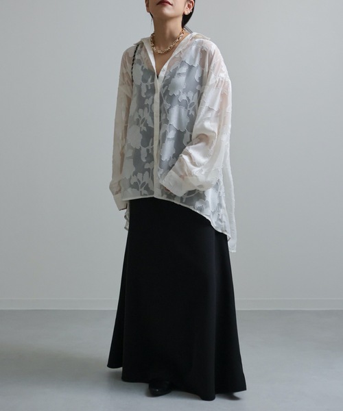 ap retro(アプレトロ)の「シアーフラワーオーバーサイズジャガードシャツ(シャツ/ブラウス・レディース・アイボリー/ブラック・FREE)」の15枚目の写真