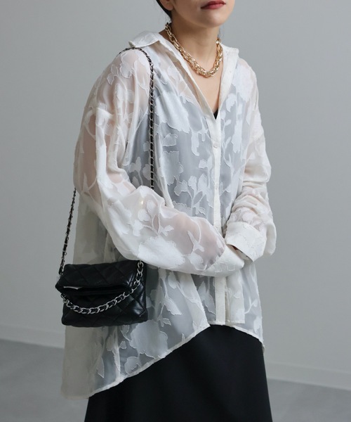 ap retro(アプレトロ)の「シアーフラワーオーバーサイズジャガードシャツ(シャツ/ブラウス・レディース・アイボリー/ブラック・FREE)」の9枚目の写真