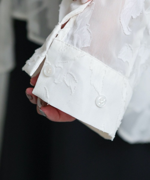 ap retro(アプレトロ)の「シアーフラワーオーバーサイズジャガードシャツ(シャツ/ブラウス・レディース・アイボリー/ブラック・FREE)」の14枚目の写真