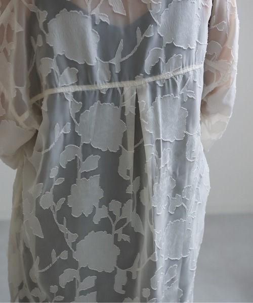 ap retro(アプレトロ)の「シアーフラワーオーバーサイズジャガードシャツ(シャツ/ブラウス・レディース・アイボリー/ブラック・FREE)」の6枚目の写真