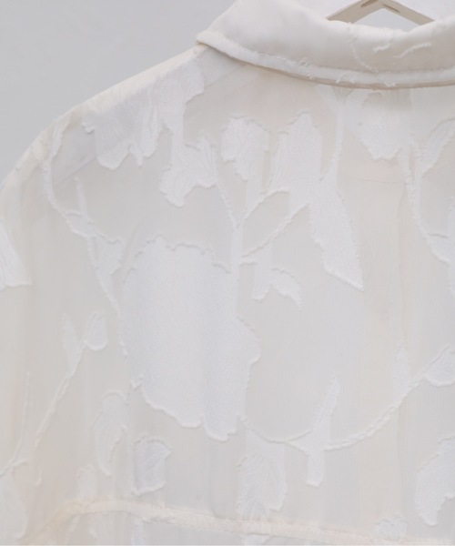 ap retro(アプレトロ)の「シアーフラワーオーバーサイズジャガードシャツ(シャツ/ブラウス・レディース・アイボリー/ブラック・FREE)」の19枚目の写真