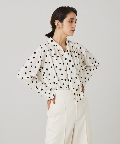 qualite Vネックトップス qualite｜Vネックプリーツカラーブラウス | Rakuten Fashion