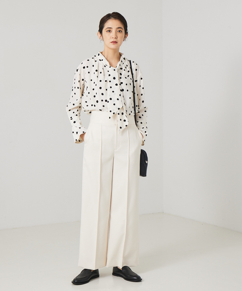 qualite Vネックトップス qualite｜Vネックプリーツカラーブラウス | Rakuten Fashion