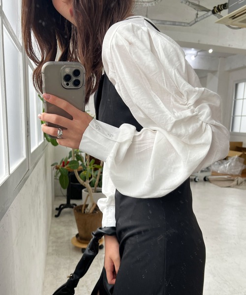 Lamoa（ラモア）の「Lamoa/ボリュームスリーブ ギャザー ブラウス（シャツ/ブラウス・レディース・ホワイト・MEDIUM/LARGE）」の4枚目の写真