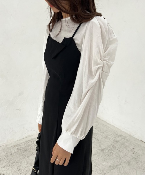 Lamoa（ラモア）の「Lamoa/ボリュームスリーブ ギャザー ブラウス（シャツ/ブラウス・レディース・ホワイト・MEDIUM/LARGE）」の6枚目の写真