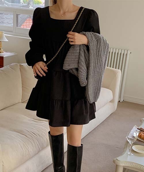 SONA（ソナ）の「SONYUNARA スクエアティアードミニワンピース（ワンピース・レディース・ブラック/ライトベージュ・ONE SIZE）」の2枚目の写真