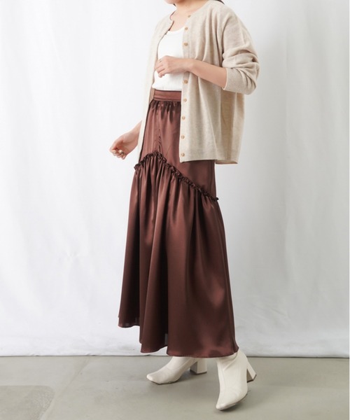 LUCA/LADY LUCK LUCA(ルカ/レディラックルカ)の「LC/LLL サテンラウンドティアードスカート(スカート・レディース・シルバー/ネイビー/ブラウン・FREE)」の6枚目の写真