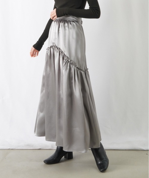 LUCA/LADY LUCK LUCA(ルカ/レディラックルカ)の「LC/LLL サテンラウンドティアードスカート(スカート・レディース・シルバー/ネイビー/ブラウン・FREE)」の16枚目の写真