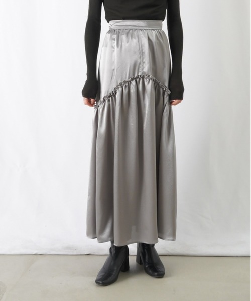 LUCA/LADY LUCK LUCA(ルカ/レディラックルカ)の「LC/LLL サテンラウンドティアードスカート(スカート・レディース・シルバー/ネイビー/ブラウン・FREE)」の19枚目の写真