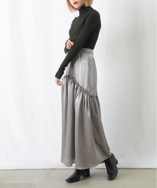 LUCA/LADY LUCK LUCA(ルカ/レディラックルカ)の「LC/LLL サテンラウンドティアードスカート(スカート・レディース・シルバー/ネイビー/ブラウン・FREE)」の17枚目の写真