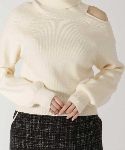 REDYAZEL（レディアゼル）の「肩あきアシメタートルニット（ニット/セーター・レディース・ラベンダー/ブラック/オフホワイト・FREE）」の11枚目の写真