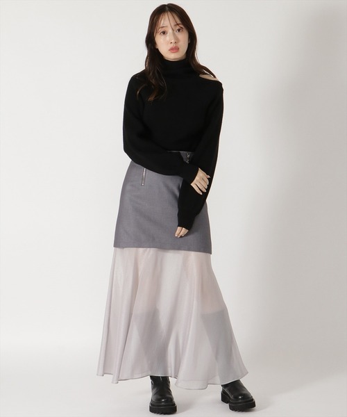 REDYAZEL（レディアゼル）の「肩あきアシメタートルニット（ニット/セーター・レディース・ラベンダー/ブラック/オフホワイト・FREE）」の16枚目の写真