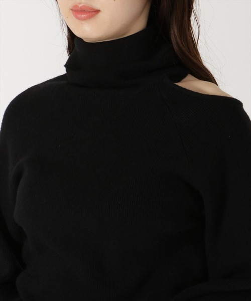 REDYAZEL（レディアゼル）の「肩あきアシメタートルニット（ニット/セーター・レディース・ラベンダー/ブラック/オフホワイト・FREE）」の17枚目の写真
