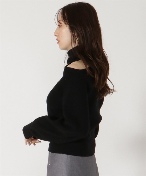 REDYAZEL（レディアゼル）の「肩あきアシメタートルニット（ニット/セーター・レディース・ラベンダー/ブラック/オフホワイト・FREE）」の14枚目の写真