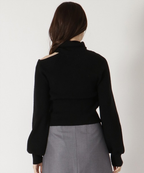 REDYAZEL（レディアゼル）の「肩あきアシメタートルニット（ニット/セーター・レディース・ラベンダー/ブラック/オフホワイト・FREE）」の15枚目の写真