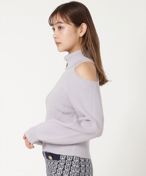 REDYAZEL（レディアゼル）の「肩あきアシメタートルニット（ニット/セーター・レディース・ラベンダー/ブラック/オフホワイト・FREE）」の21枚目の写真