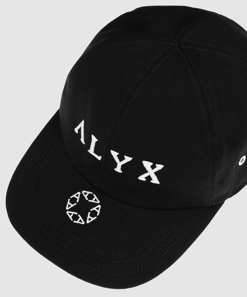 1017 ALYX 9SM(アリクス)の「COTTON HAT WITH LOGO EMBROIDERED AND MONOGRAM(キャップ・メンズ・ブラック・U)」の2枚目の写真