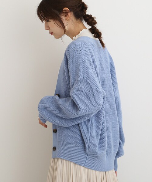 SHOO・LA・RUE（シューラルー）の「◆季節の変わり目に活躍！【洗える】畦編みVネックカーディガン（カーディガン/ボレロ・レディース・アイボリー/ライトベージュ/チャコールグレー/ライトグリーン/ブルー/ピンク系・00）」の16枚目の写真