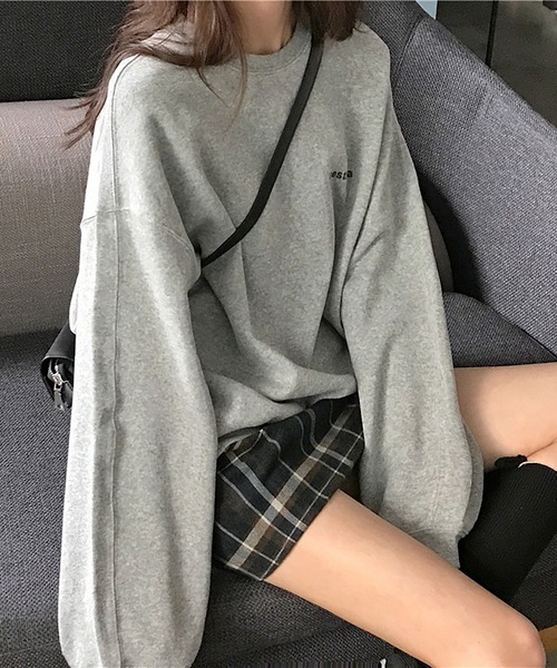 NinaetLina（ニナエリナ）の「ワンポイントロゴクルーネックカットソー（スウェット・レディース・グレー/ネイビー・L/M/XL）」の5枚目の写真