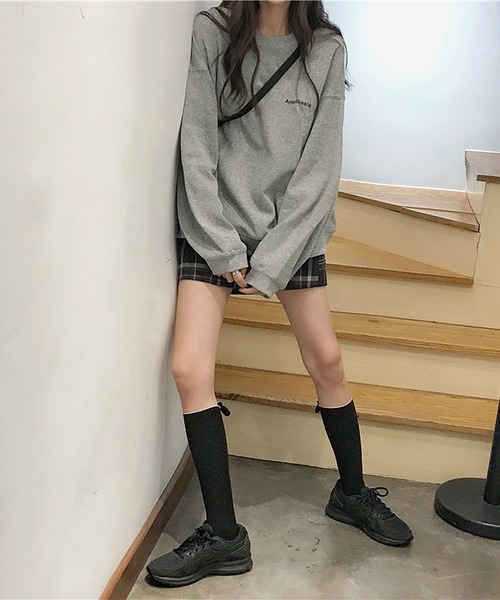 NinaetLina（ニナエリナ）の「ワンポイントロゴクルーネックカットソー（スウェット・レディース・グレー/ネイビー・L/M/XL）」の11枚目の写真