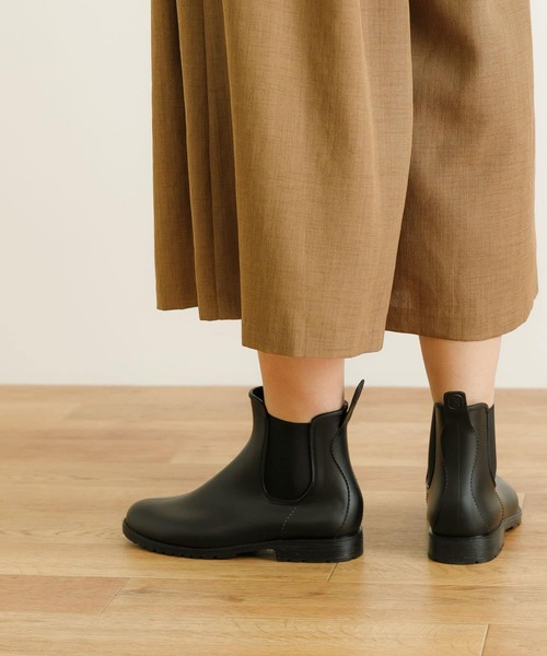 URBAN RESEARCH(アーバンリサーチ)の「サイドゴアレインショートブーツ(レインシューズ・レディース・ブラック・MEDIUM/LARGE/X-LARGE)」の3枚目の写真