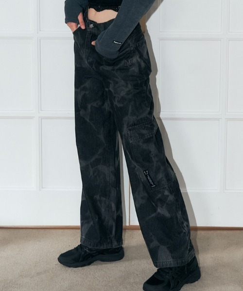 FANCY CLUB（ファンシークラブ）の「A'GEM/9 × .kom『 FANCY CLUB/ファンシークラブ』RIPPLE WASHING DENIM PANTS/ワッシングデニム パンツ（デニムパンツ・レディース・ブラック/ブルー・M/S）」の2枚目の写真