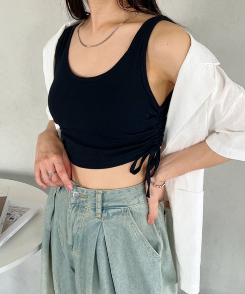 CLEA（クレア）の「サイドシャーリング カップ付きショートタンク（タンクトップ・レディース・ホワイト/ブルー/グレー/オリーブ/ブラック・FREE）」の3枚目の写真