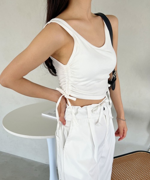 CLEA（クレア）の「サイドシャーリング カップ付きショートタンク（タンクトップ・レディース・ホワイト/ブルー/グレー/オリーブ/ブラック・FREE）」の7枚目の写真