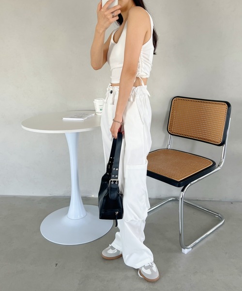 CLEA（クレア）の「サイドシャーリング カップ付きショートタンク（タンクトップ・レディース・ホワイト/ブルー/グレー/オリーブ/ブラック・FREE）」の15枚目の写真