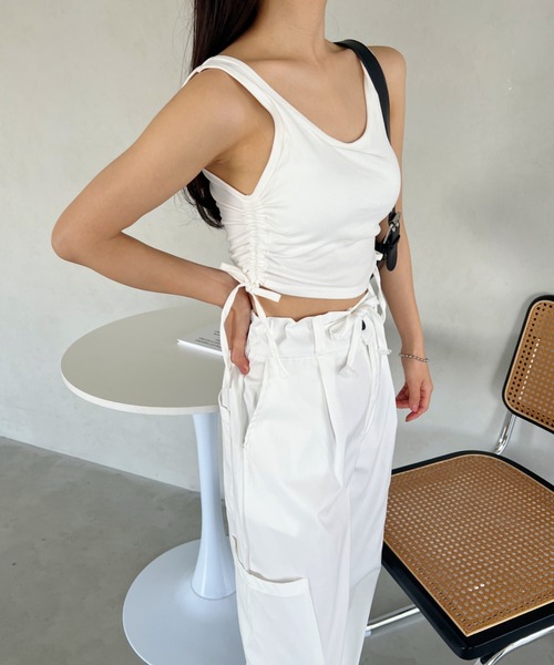 CLEA（クレア）の「サイドシャーリング カップ付きショートタンク（タンクトップ・レディース・ホワイト/ブルー/グレー/オリーブ/ブラック・FREE）」の9枚目の写真