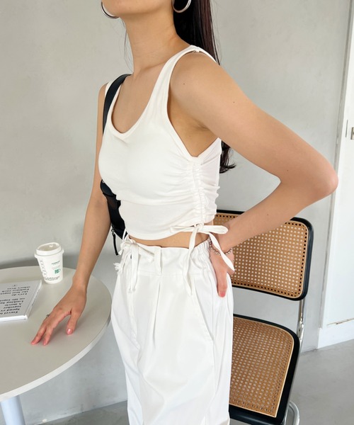 CLEA（クレア）の「サイドシャーリング カップ付きショートタンク（タンクトップ・レディース・ホワイト/ブルー/グレー/オリーブ/ブラック・FREE）」の11枚目の写真