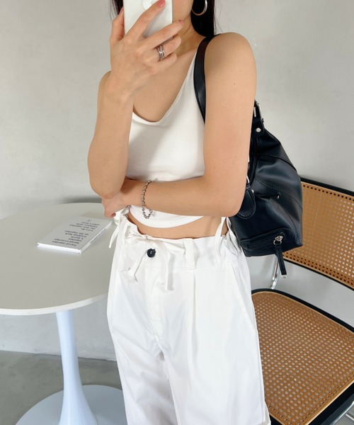 CLEA（クレア）の「サイドシャーリング カップ付きショートタンク（タンクトップ・レディース・ホワイト/ブルー/グレー/オリーブ/ブラック・FREE）」の8枚目の写真