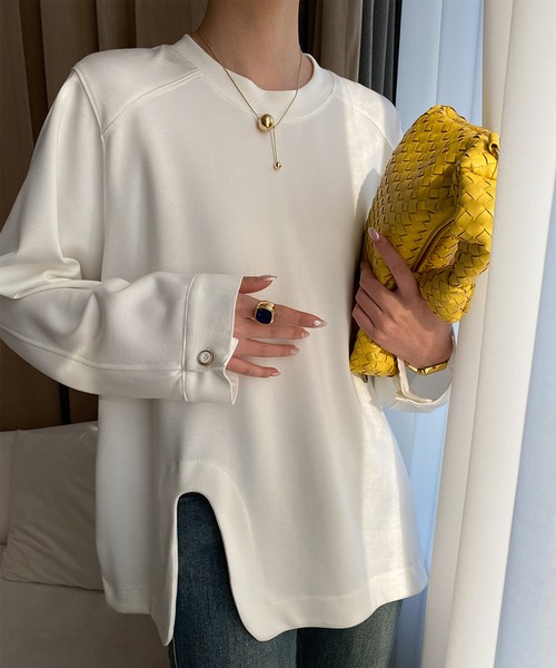 aimoha(アイモハ)の「ビッグシルエット スリットトップス(Tシャツ/カットソー・レディース・ベージュ/グレー/ブラック/ホワイト・FREE)」の2枚目の写真