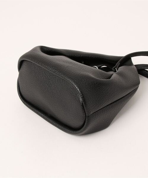 florist（フローリスト）の「【2WAY/3WAY】シュリンクレザートライアングルミニハンドバッグ/ショルダーバッグ（ハンドバッグ・レディース・オフホワイト/ブラック/ピンク・FREE）」の11枚目の写真