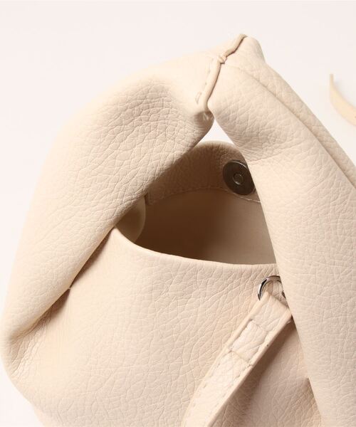 florist（フローリスト）の「【2WAY/3WAY】シュリンクレザートライアングルミニハンドバッグ/ショルダーバッグ（ハンドバッグ・レディース・オフホワイト/ブラック/ピンク・FREE）」の20枚目の写真