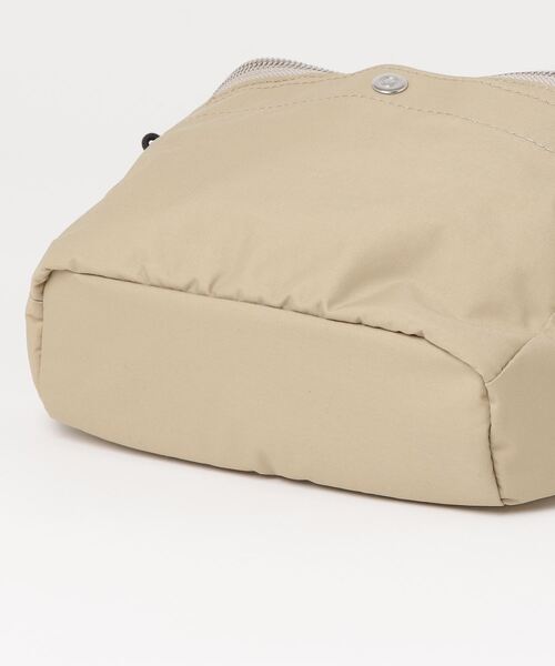 NUNC（ヌンク）の「nunc NN403 Story（ボディバッグ/ウエストポーチ・メンズ・ベージュ・FREE）」の5枚目の写真