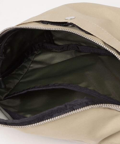 NUNC（ヌンク）の「nunc NN403 Story（ボディバッグ/ウエストポーチ・メンズ・ベージュ・FREE）」の14枚目の写真