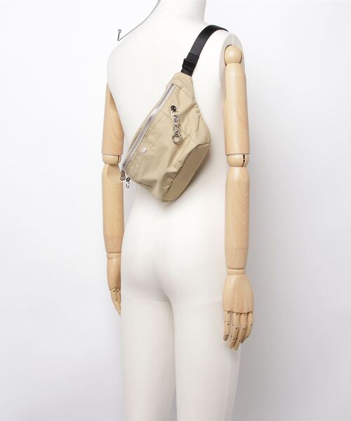 NUNC（ヌンク）の「nunc NN403 Story（ボディバッグ/ウエストポーチ・メンズ・ベージュ・FREE）」の12枚目の写真