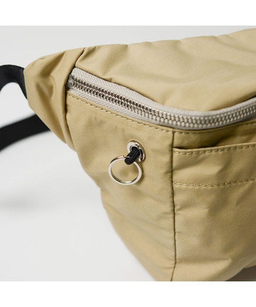 NUNC（ヌンク）の「nunc NN403 Story（ボディバッグ/ウエストポーチ・メンズ・ベージュ・FREE）」の6枚目の写真