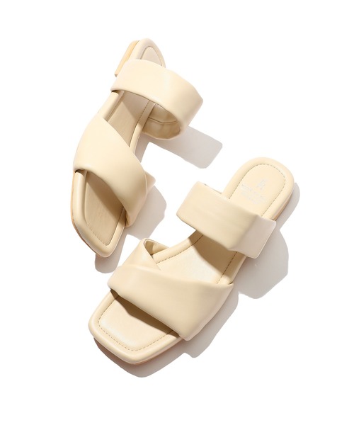 ROPE' PICNIC（ロペピクニック）の「ツイストパディングアッパーフラットサンダル（サンダル・レディース・ブラック/シルバー/イエロー系その他/キナリ・23.5cm/24.5cm）」の2枚目の写真