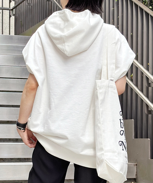 AP STUDIO（エーピーストゥディオ）の「スリーブレスフーディ（Tシャツ/カットソー・レディース・ホワイト/チャコールグレー/ブラック・FREE）」の5枚目の写真